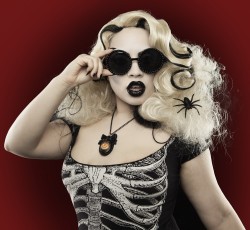 alexandra_merino_dahlia_deranged_04